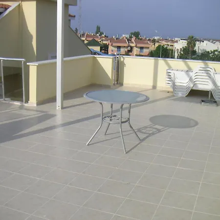 Stunning Large 4 Bed Within Walking Distance Of Everything Villa *
