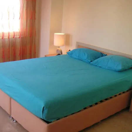 Stunning Large 4 Bed Within Walking Distance Of Everything 빌라 *